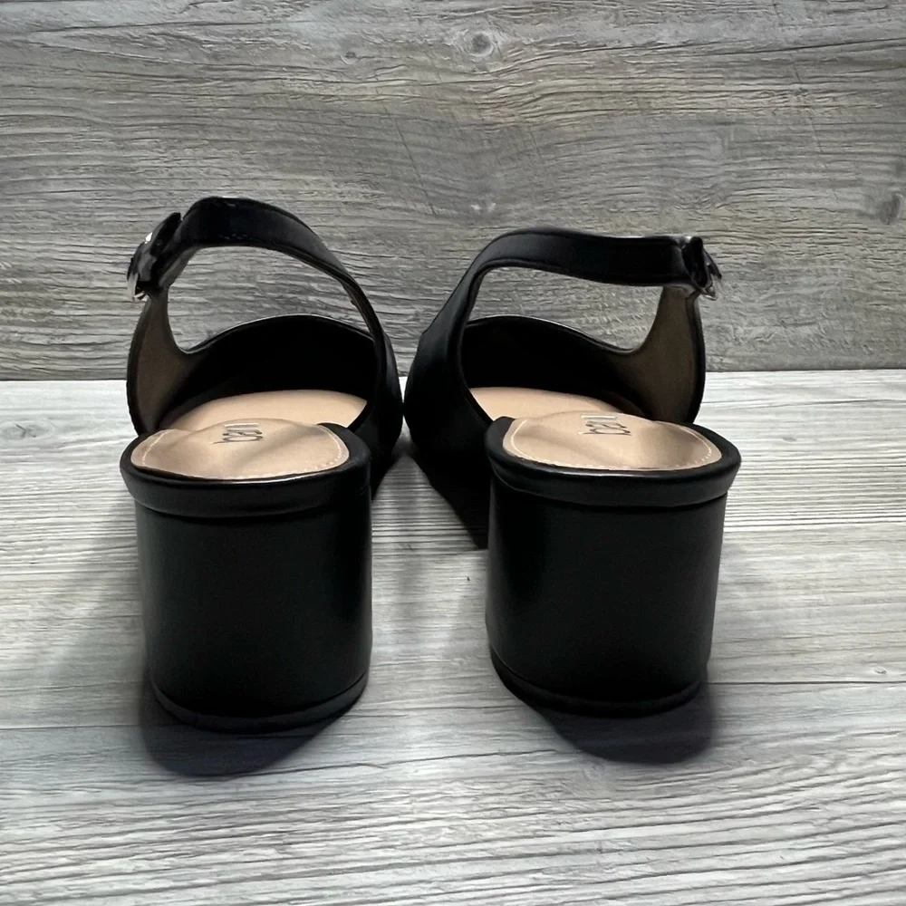 NWT Woman’s Bar lll Tenleyp sling back matte black pointed croc block heels 8.5